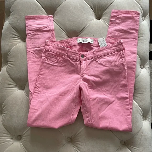 Bundle of 2: Abercrombie & Fitch Wn's Skinny Sz 2-26W, Pink/30", Red/29" Inseam - Picture 2 of 6